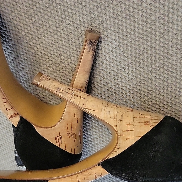 GUESS OPEN TOED HIGH HEELS - Picture 10 of 16